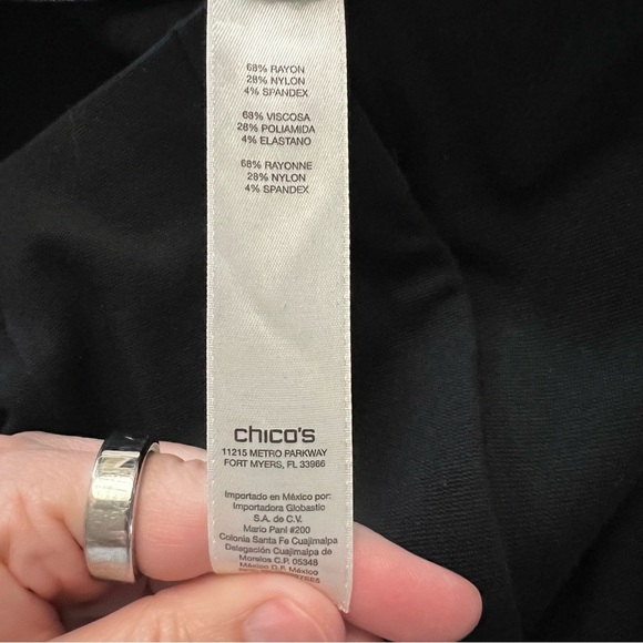 Chico’s Black Cropped Capris Pants size 2.5 (large 14) - Picture 7 of 8